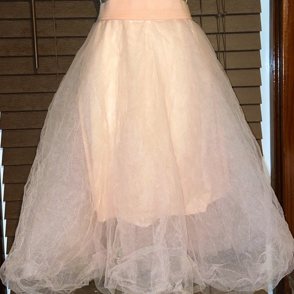 Rue 21 Peach tulle skirt - Picture 4 of 7